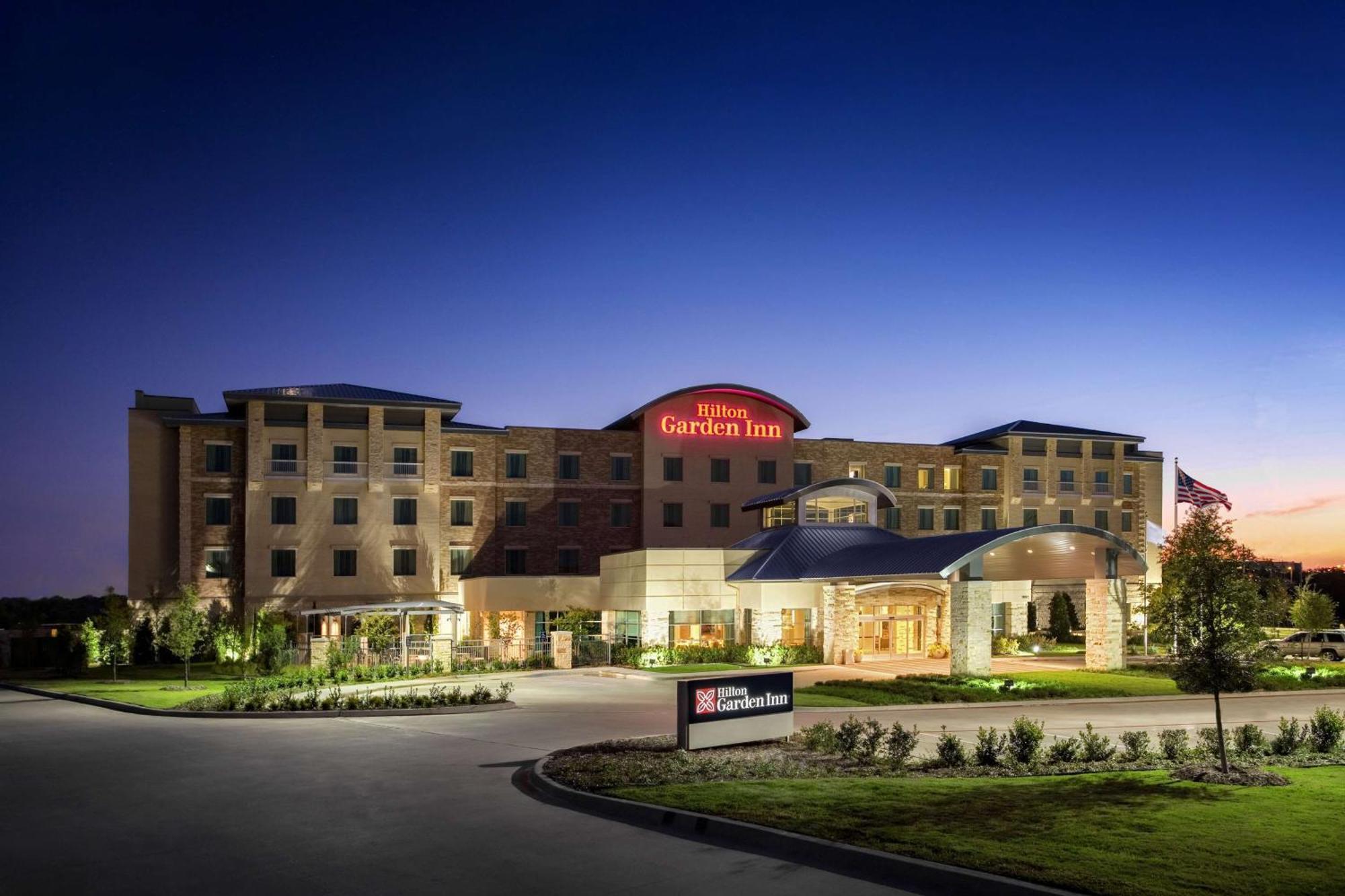 Hilton Garden Inn Dallas Richardson Exterior photo
